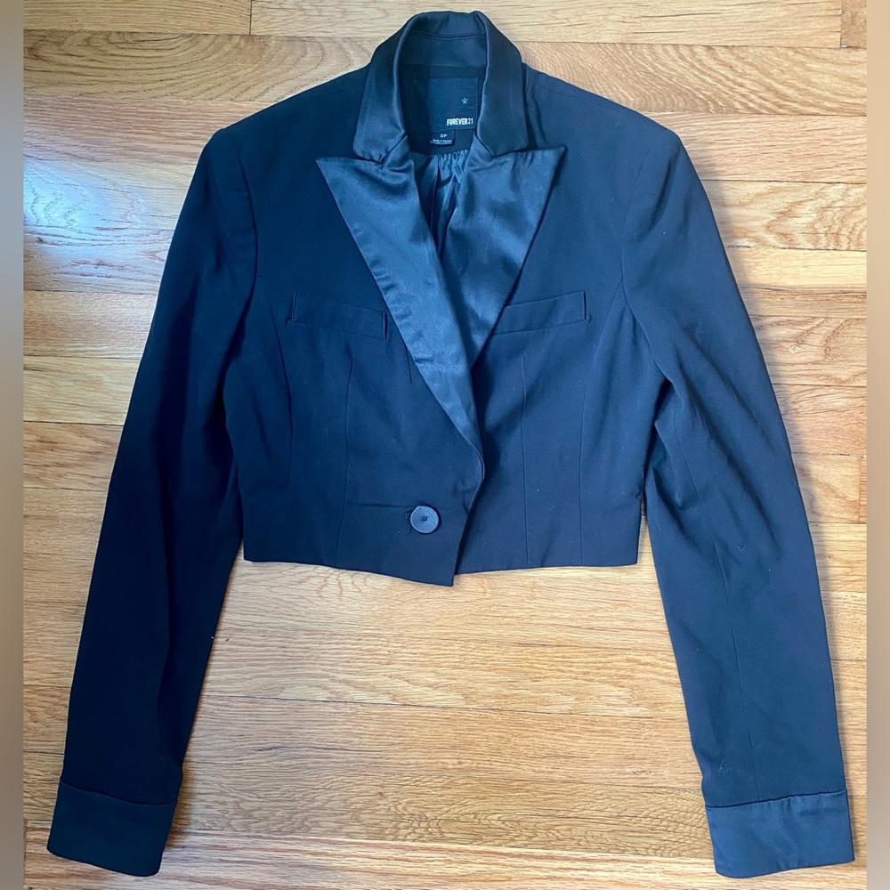 Forever 21 Black Cropped Blazer with Satin Collar Formal Sz S/P